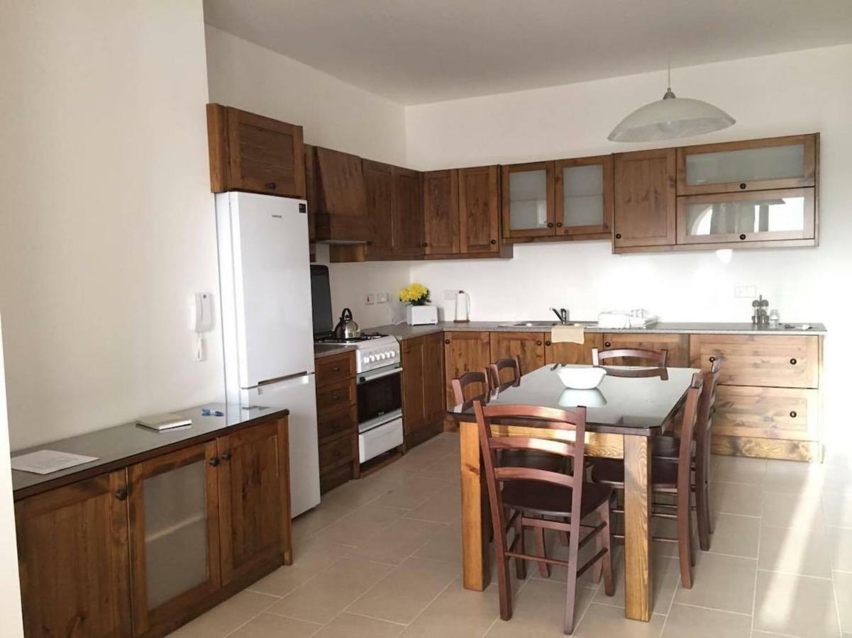 New And Airy Apartment In Marsalforn Zebbug  Εξωτερικό φωτογραφία